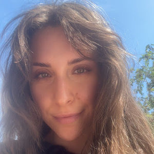 Meet your Posher, Elise